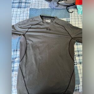 Under Armour Mens XL Short sleeve heat gear compression shirt Grey